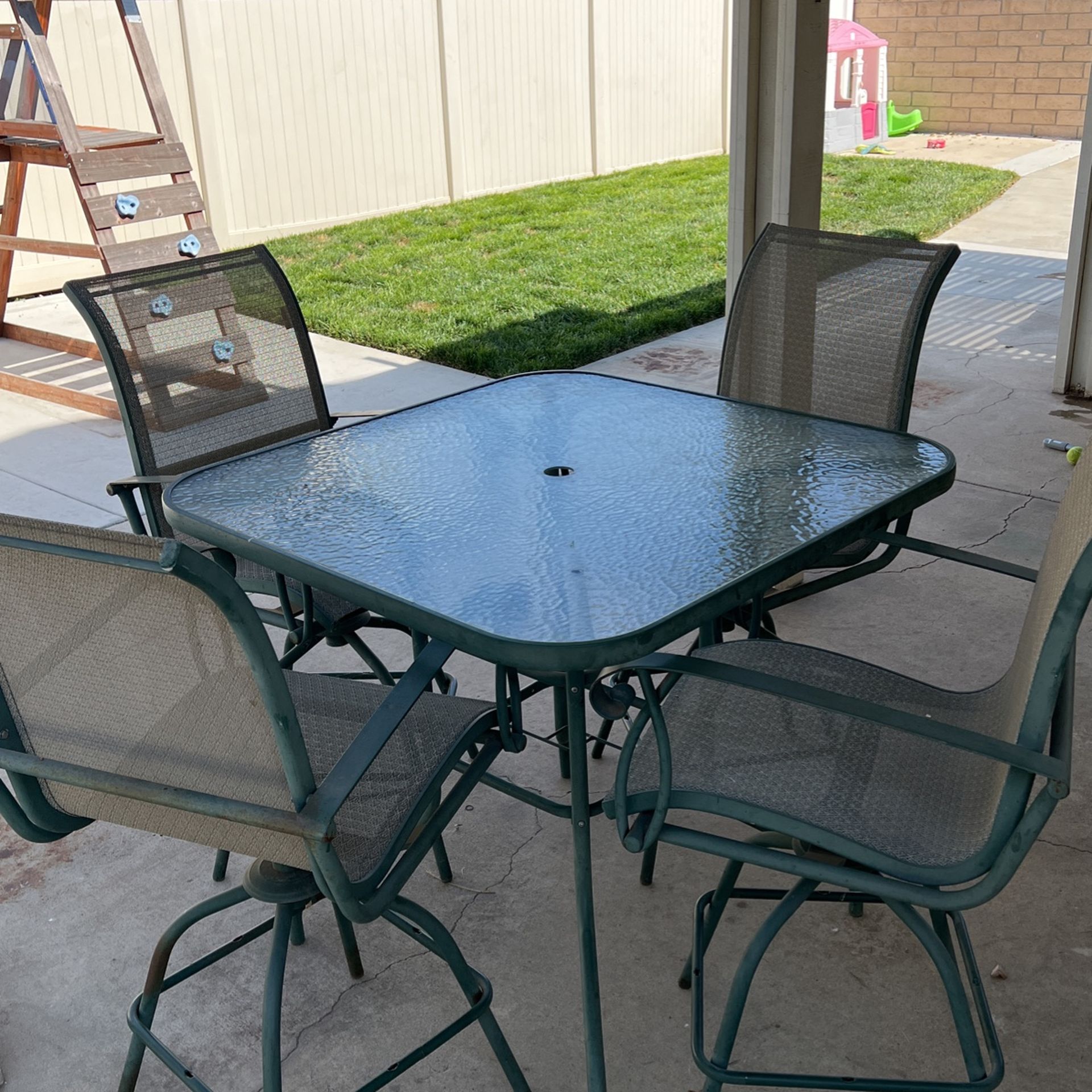 Patio Set for Sale in Fontana, CA OfferUp
