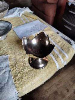 Pedestal bowl