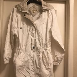 London Fog Ladies All Weather jacket With Hood.  Off White.  Size XS But Fits Like A Medium.  