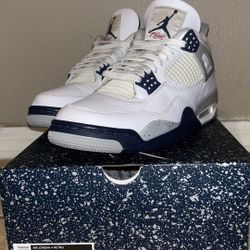 Air Jordan 4 Retro Midnight Navy  Size 9.5