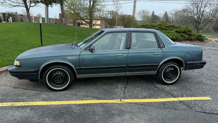 1992 Oldsmobile Cutlass Ciera  S Sedan 4