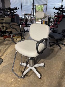 Rolling Salon Styling Chair