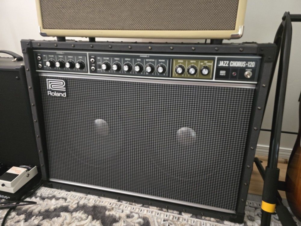 Roland Jazz Chorus 120 (JC-120)