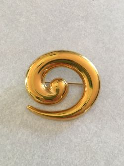 Gold tone pin