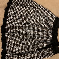 Women’s Beautiful Black N White Skirt L
