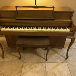 Piano — standup style