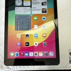 iPad 6th Gen, 32 GB with wifi 