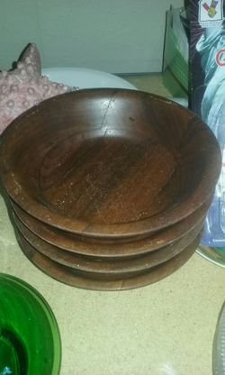 4 wood bowls