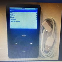 Apple iPad GEN 5-30 GB with work Out Armband