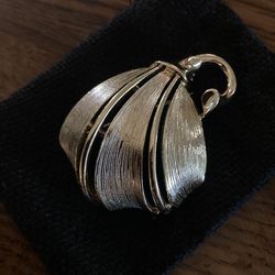 ❤️VTG ~$25~“ Lisner” Signed Gold Tone Brooch/Pin