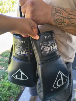 Pro boxing equipment gloves 14 -oz