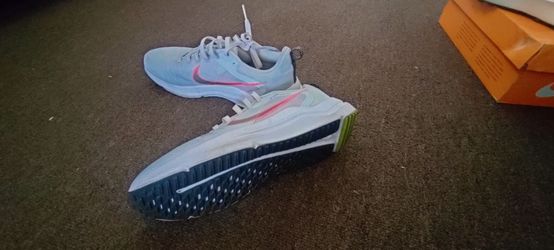 Women's shoes