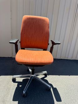 Steelcase Amia ergonomic desk computer gaming office chairs