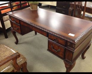 BEAUTIFUL DESK WITH DRAWERS NEW IN BOX