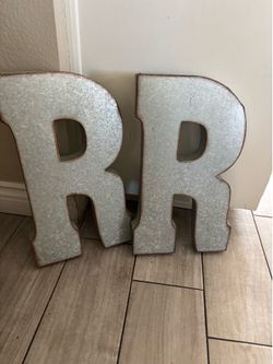 R metal letters
