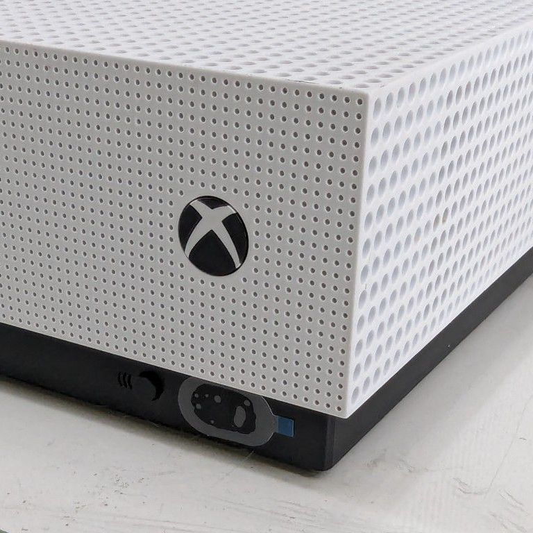 Microsoft Xbox One S Console 500gb  White no controllers