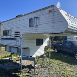 2001 Fleetwood Angler RV Truck Camper