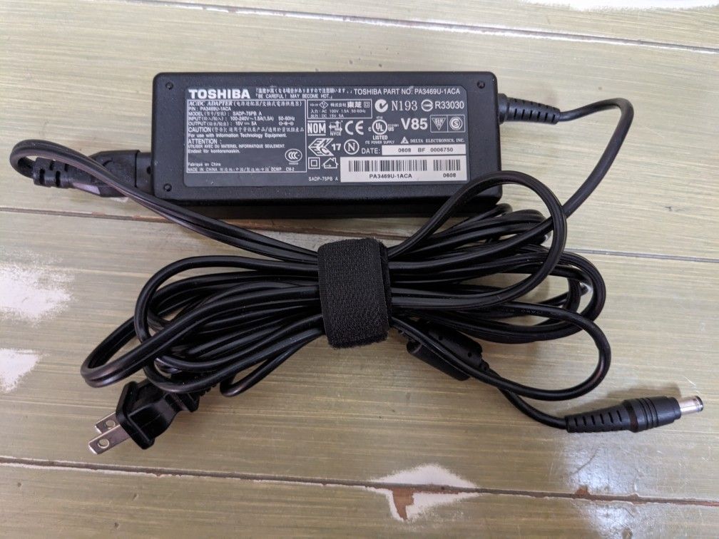 Toshiba PA3469U-1ACA 15V 5A Laptop Charger