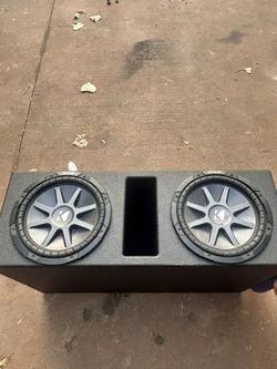 Two 10” Subwoofers, Kickers