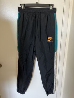 Men’s Nike Sportswear Pants Size Small