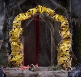 7 FT H 6.6 FT W Grave & Bones LED Twisted Souls Archway