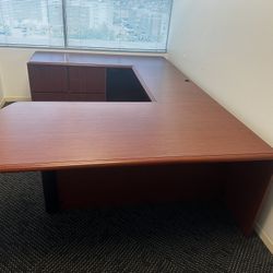 OFFICE/HOME DESK U-SHAPE DESK