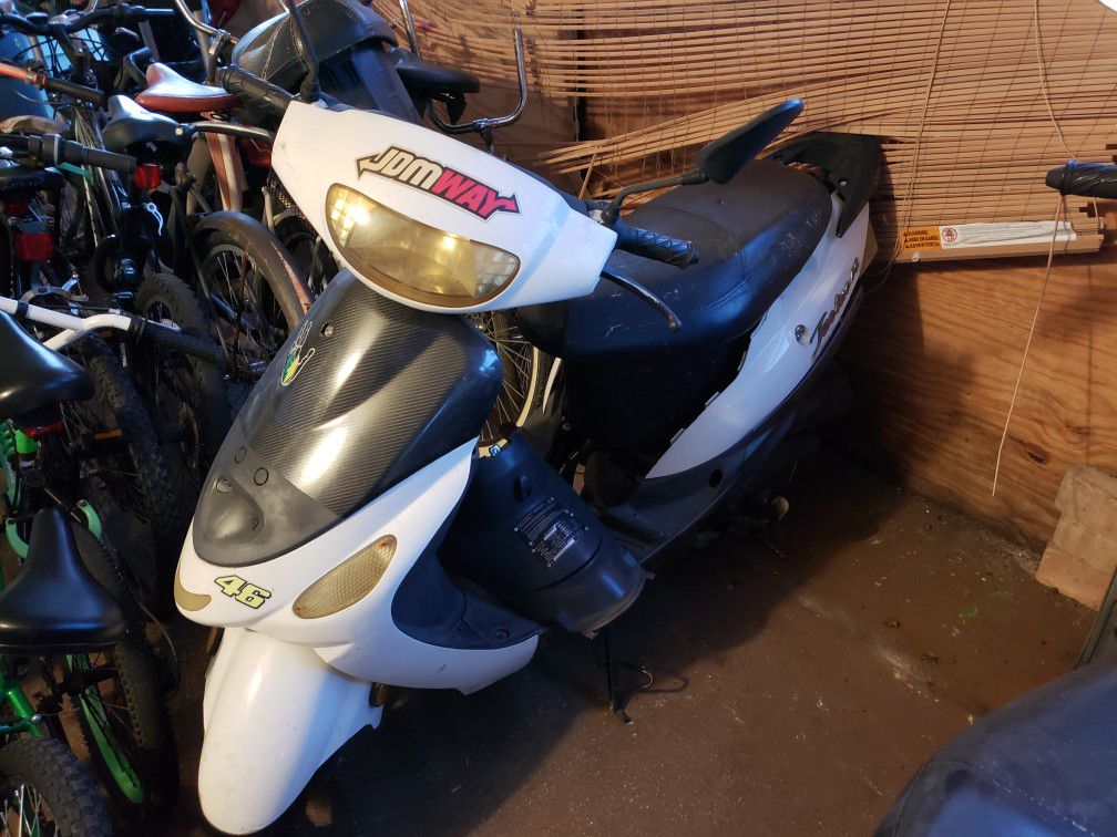 80cc scooter