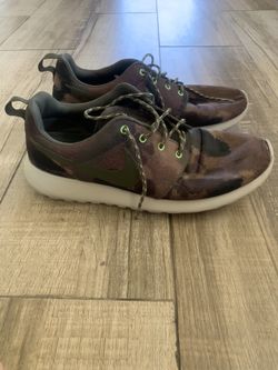 Nike Roshe camouflage size 9 .