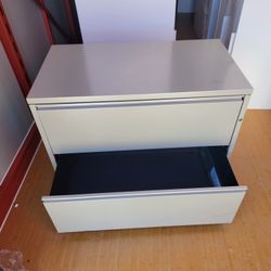 Filing Cabinet With Key