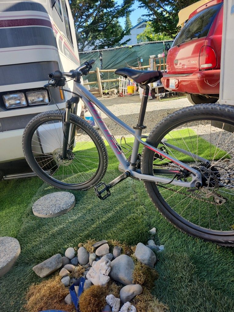 SPECIALIZED 2019 Women's Pitch