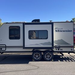 2021 Winnebago Micro Minnie 2106FBS