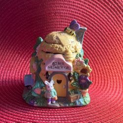 Hoppy Hollow B.Z. Bee Beehive 