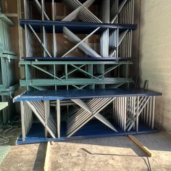 Teardrop Pallet Racks Beams Uprights Wire Decks Forklifts 