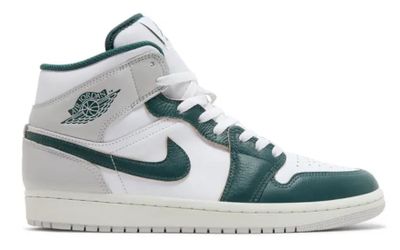 Air Jordan 1 Mid SE 'Oxidized Green' Free T-Shirt 