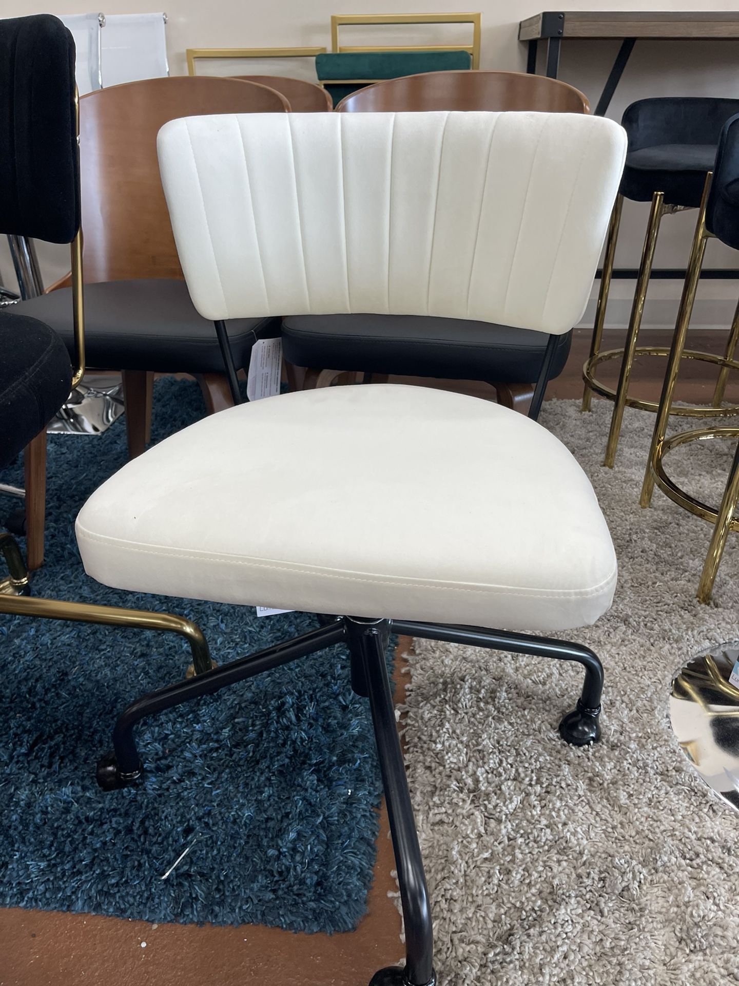 Office Chair In Velvet White 