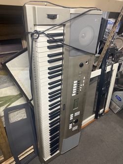 Yamaha Digital Keyboard PianoYPG-235 with stand