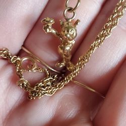 14k Solid Gold Micky Mouse Holding Flowers Necklace 