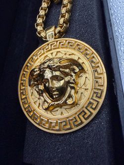 Versace Men’s Gold Plated Box Chain Necklace Round Medallion Medusa Signed