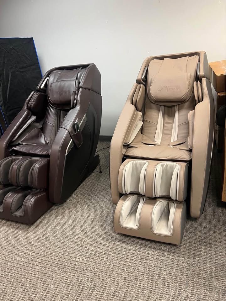 Real Leather Massage Chairs , They Come In Any Color You May Need ‼️