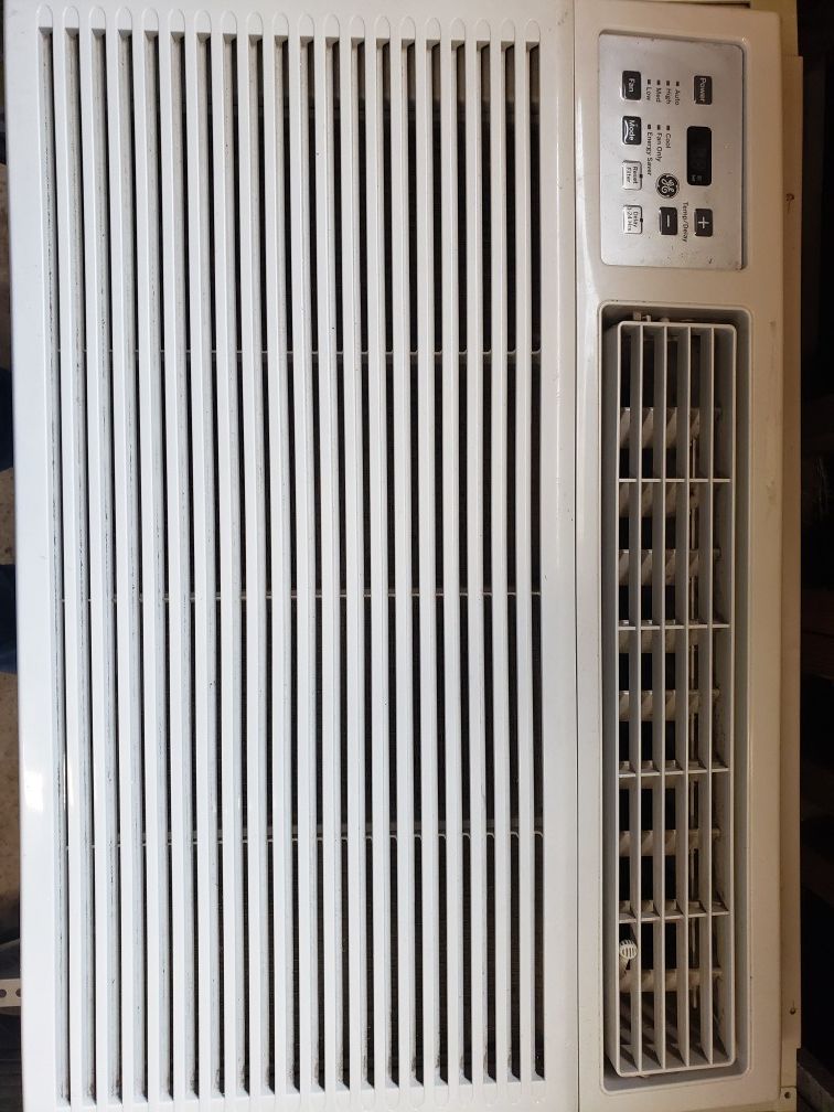 GE 24,000 BTU 230-Volt Electronic Heat/Cool Room Window Air Conditioner