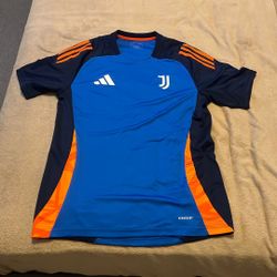Juventus Blue Training Kit Size M 