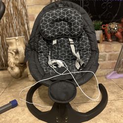 Baby Swing. In Great Condition.  
