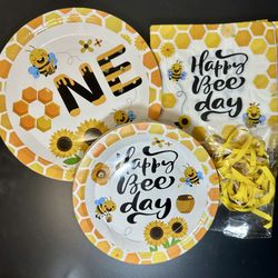 Bee-Themed Birthday Party Set – Plates, Napkins, Banner & Toppers