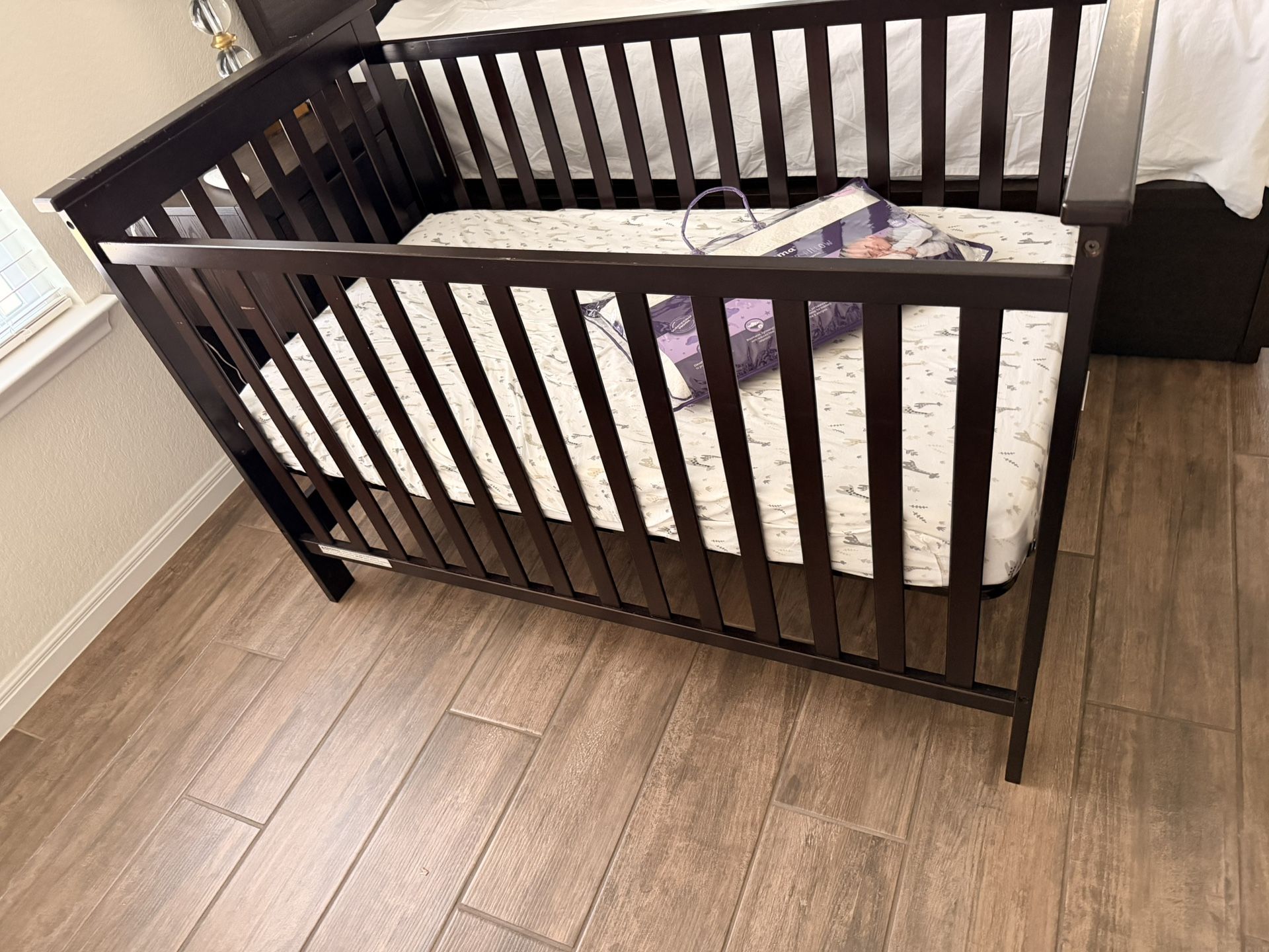 Delta Children Adley 3 in 1 Convertible Crib Dark Chocolate with mattress