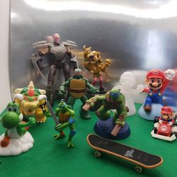 Collectibles lot of 11 Items. This bundle of vintage toys contain, Mario, turtle Ninga, Scooby, etc.excellent condition.#967
