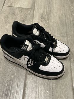 White & black forces size 9. 1/2