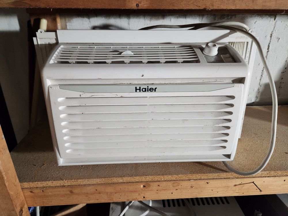 Haier Window Unit Air Conditioner 