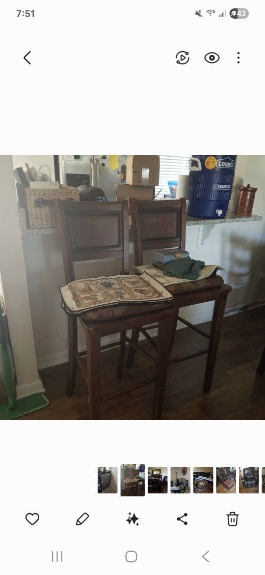 Barstool 2 Pc Set w/ Cushions