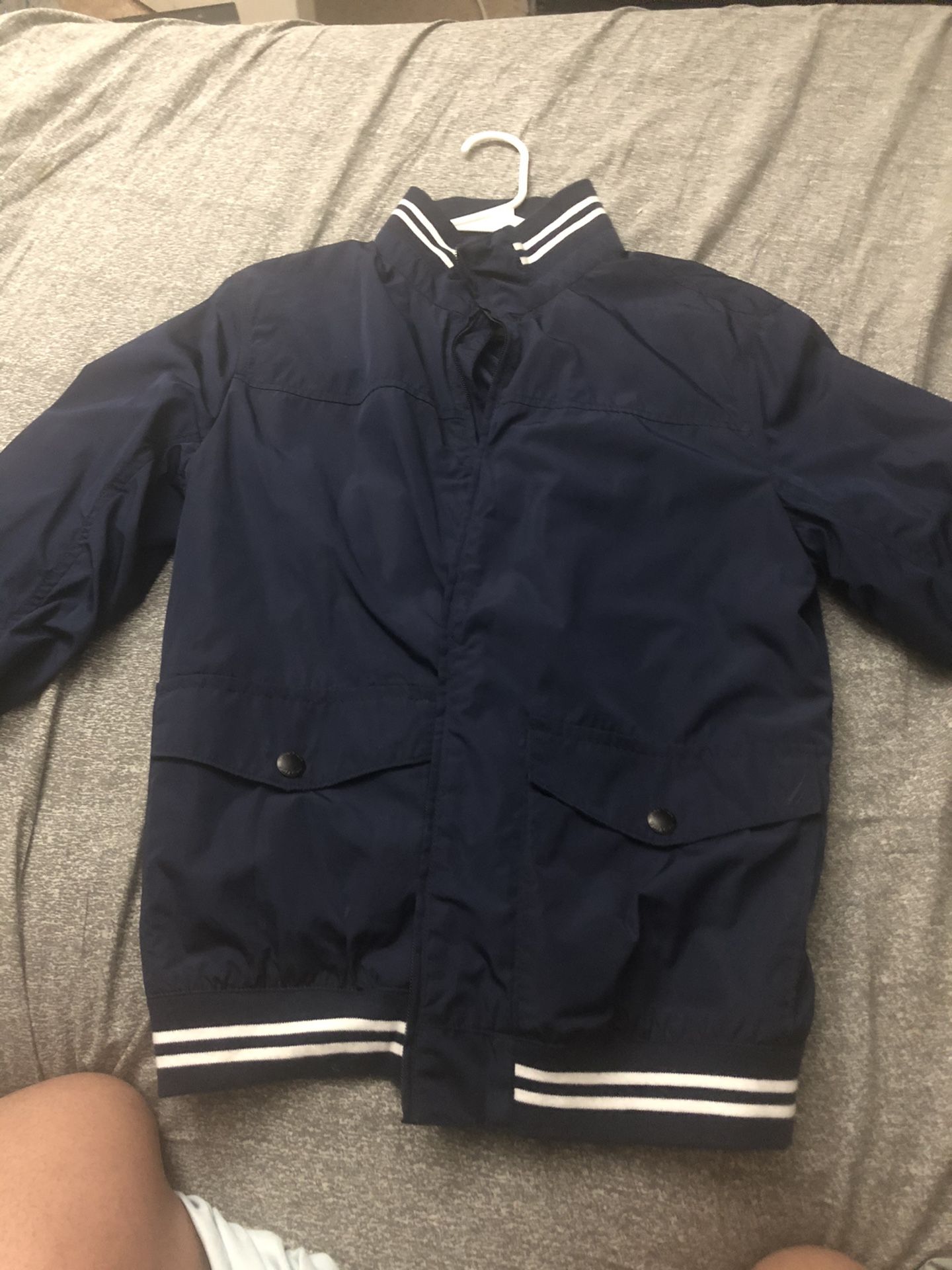 Nike Atlanta Braves mlb Jacket Sz m for Sale in Woodbridge, VA - OfferUp