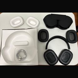 AirPods Maxes Brand New 